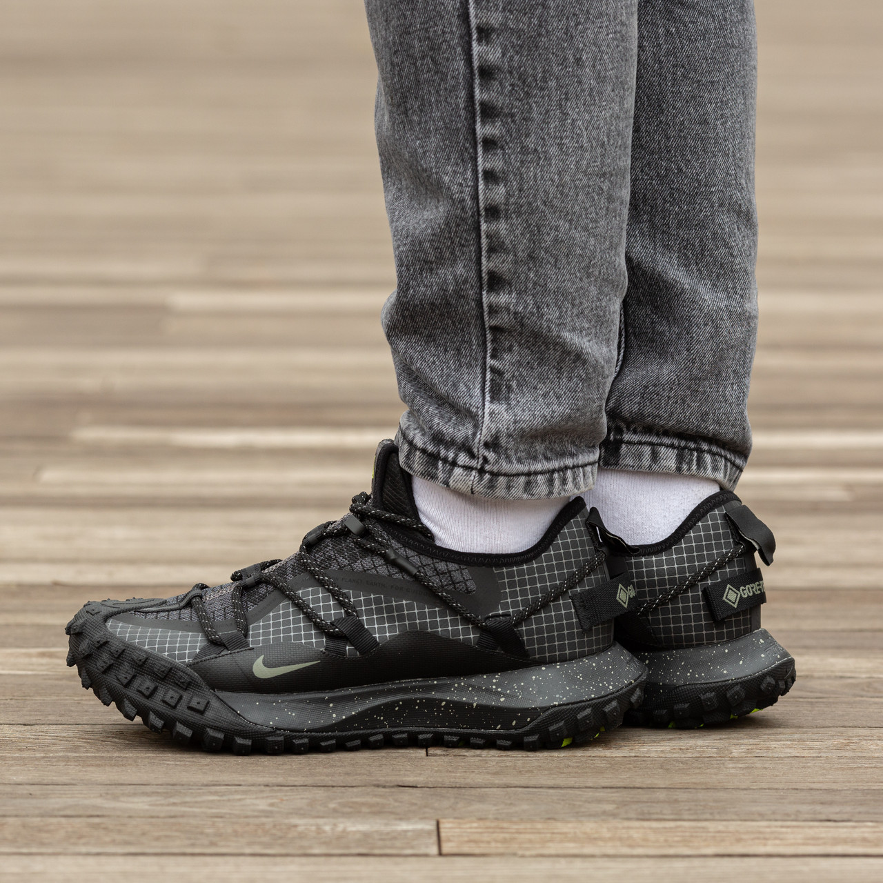 Зимові Чоловічі Кросівки Nike ACG Mountain Fly Low Gore-Tex / Найк АСГ Маунтін Флай Гор Текс Низькі Чорні