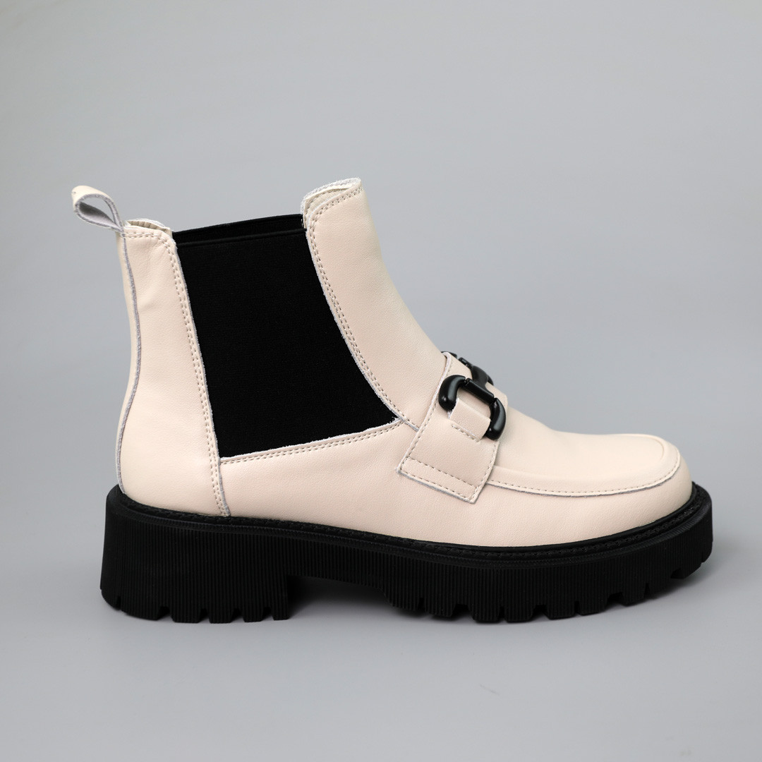 Бежеві жіночі черевики челсі з натуральної шкіри з чорною підошвою