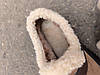 Уги UGG коричневі короткі з опушкою білим хутром декоровані ремінцем на високій чорній підошві жіночі, фото 7