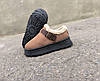 Уги UGG коричневі короткі з опушкою білим хутром декоровані ремінцем на високій чорній підошві жіночі, фото 8