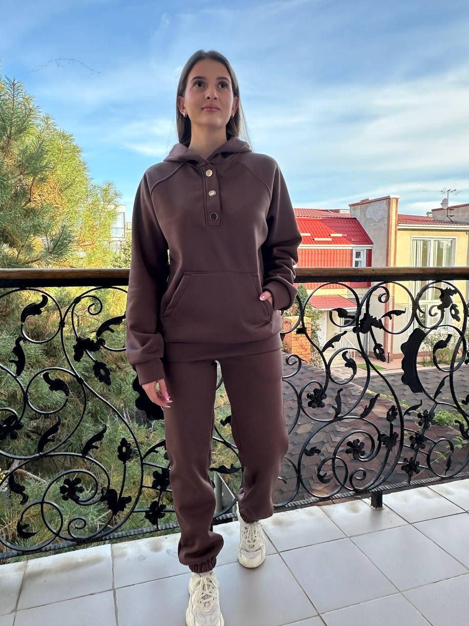 Жіночий теплий прогулянковий костюм зимовий з начосом: кофта з капюшоном та штани, фото 1