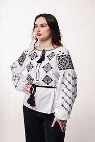 Українська жіноча вишиванка "Традиція"