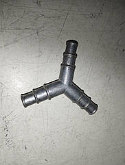 Вставка патрубків системи охолодження/отоплення трійник (16d)