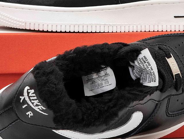 Кроссовки мужские зимние Nike Air Force Winter Black. Кроссовки мужские Найк Аир Форс черные с мехом замшевые