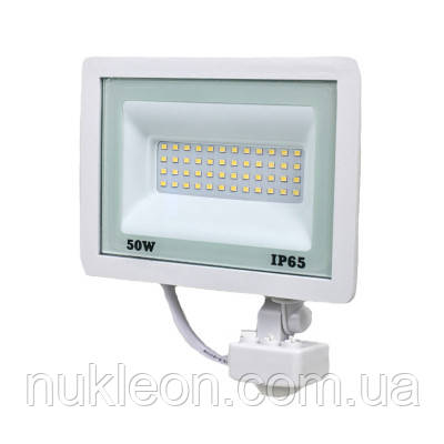 Популярний! Прожектор Lightwell LW-FL-W-50-S 50 W з датчиком руху - Краща якість тільки на Nukleon.com.ua