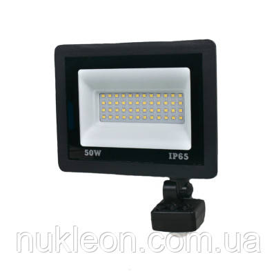Популярний! Прожектор Lightwell LW-FL-B-50-S 50 W з датчиком руху - Краща якість тільки на Nukleon.com.ua