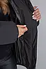 Стильна практична жіноча зимова оверсайз куртка чорного кольору з капюшоном, фото 3