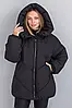 Стильна практична жіноча зимова оверсайз куртка чорного кольору з капюшоном, фото 2