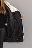 Практичний жіночий зимовий пуховик чорного кольору з хутряним капюшоном, фото 5