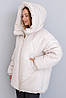 Трендова тепла жіноча зимова оверсайз куртка з капюшоном, фото 2