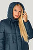 Стильне утеплене жіноче зимове пальто з капюшоном, жіночий пуховик для пишних форм, фото 6