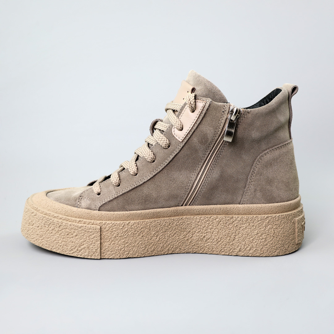 Бежеві жіночі черевики з натуральної замші з хутряною підкладкою на товстій підошві