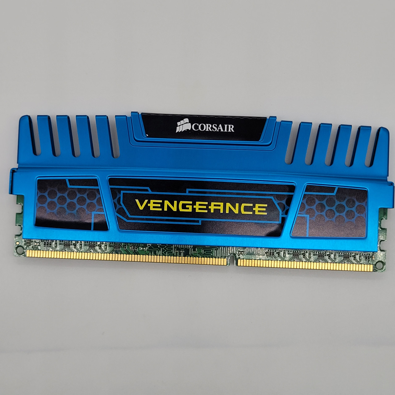 Ігрова оперативна пам'ять Corsair Vengeance DDR3 8 Gb 1600MHz 12800U 2R8 CL10 (CMZ8GX3M1A1600C10B) Б/В