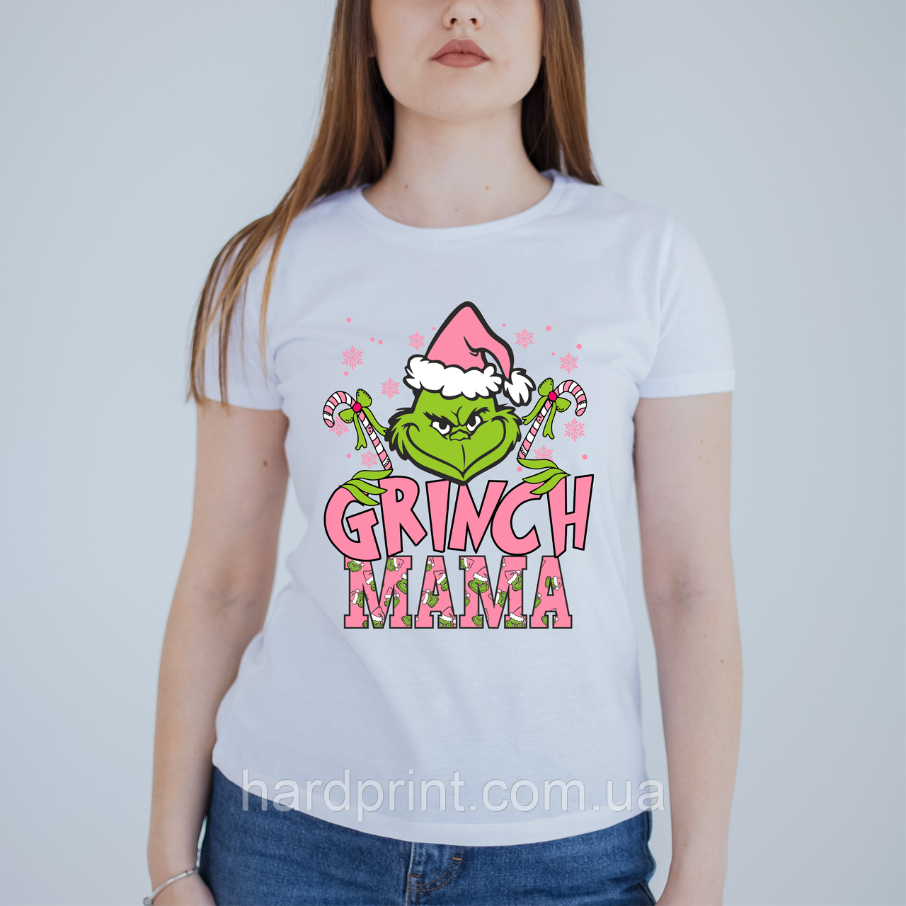 Футболка для Мам, які люблять свята... по-своєму! Друк на футболці з новорічним принтом Грінч, фото 1