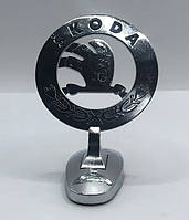 Емблема приціл на капот Skoda Хром на скотчі (сплав)