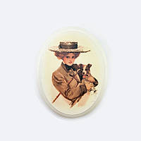 Декоративна дерев'яна овальна картина Дама з собакою хрко0006б10х15