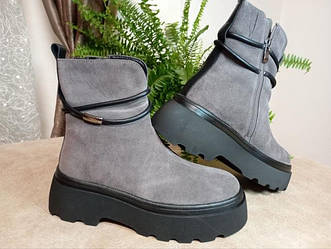 Жіноче взуття