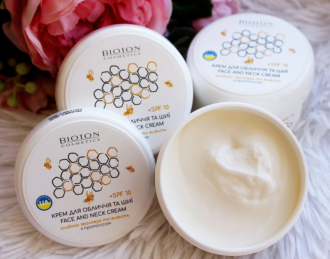 Крем для обличчя та шиї з прополісом Bioton Cosmetics SPF 10