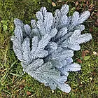 Штучна гілка хвої в снігу лита Хвоя Lux 60 см, фото 2