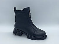 Чорні шкіряні черевики. Маленькі розміри (34, 35)