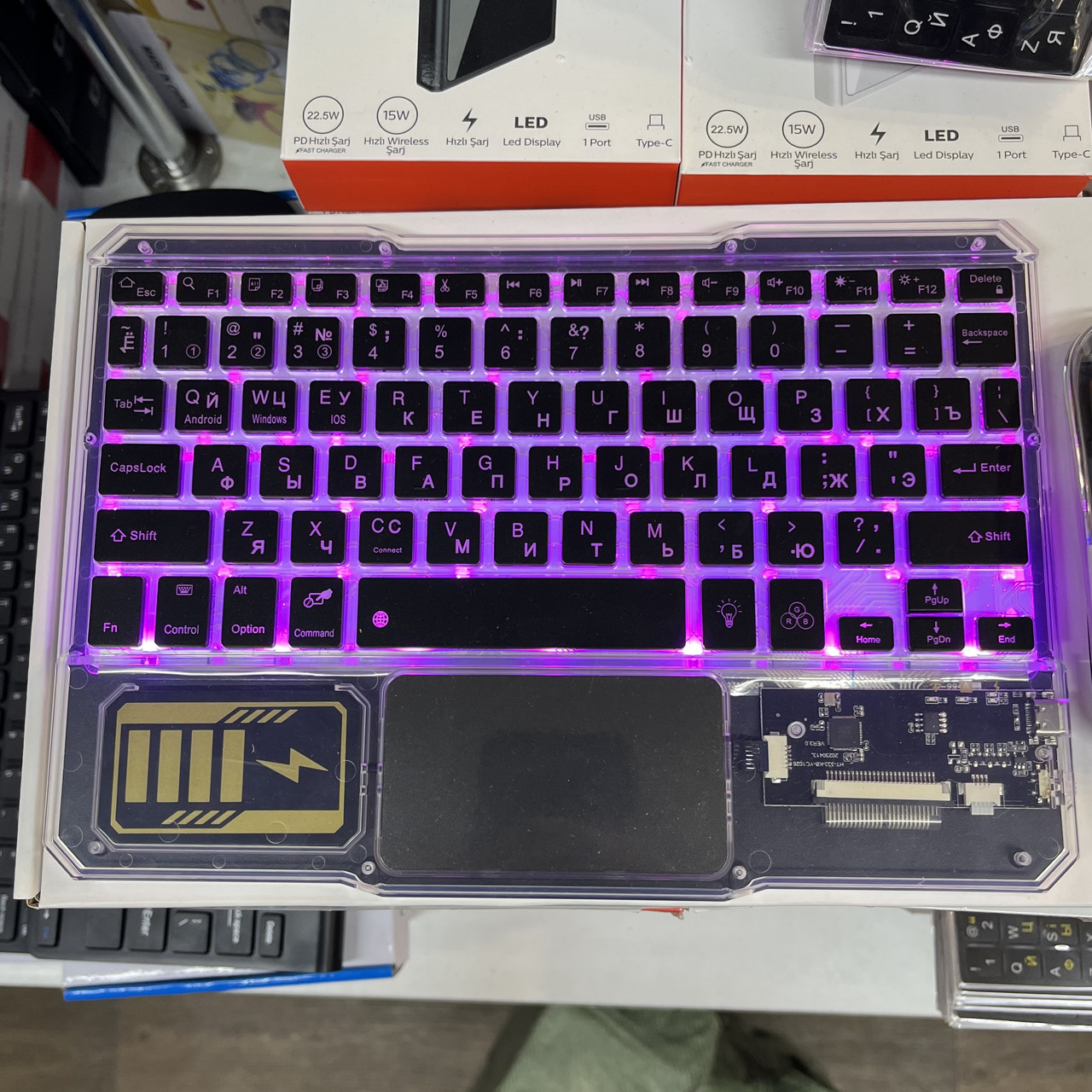 Бездротова Bluetooth-клавіатура з RGB-підсвіткою і тачпадом KB-333 2,4Ghz у прозорому корпусі