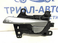 Ручка дверей внутрішня ззаду ліва Hyundai Tucson TL 1.7 DIESEL D4FD 2015 (б/у)