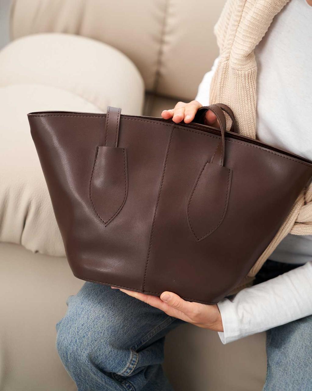 Жіноча сумка Welassie на одне відділення на блискавці з внутрішньою кишенею шоколадна «Марта»