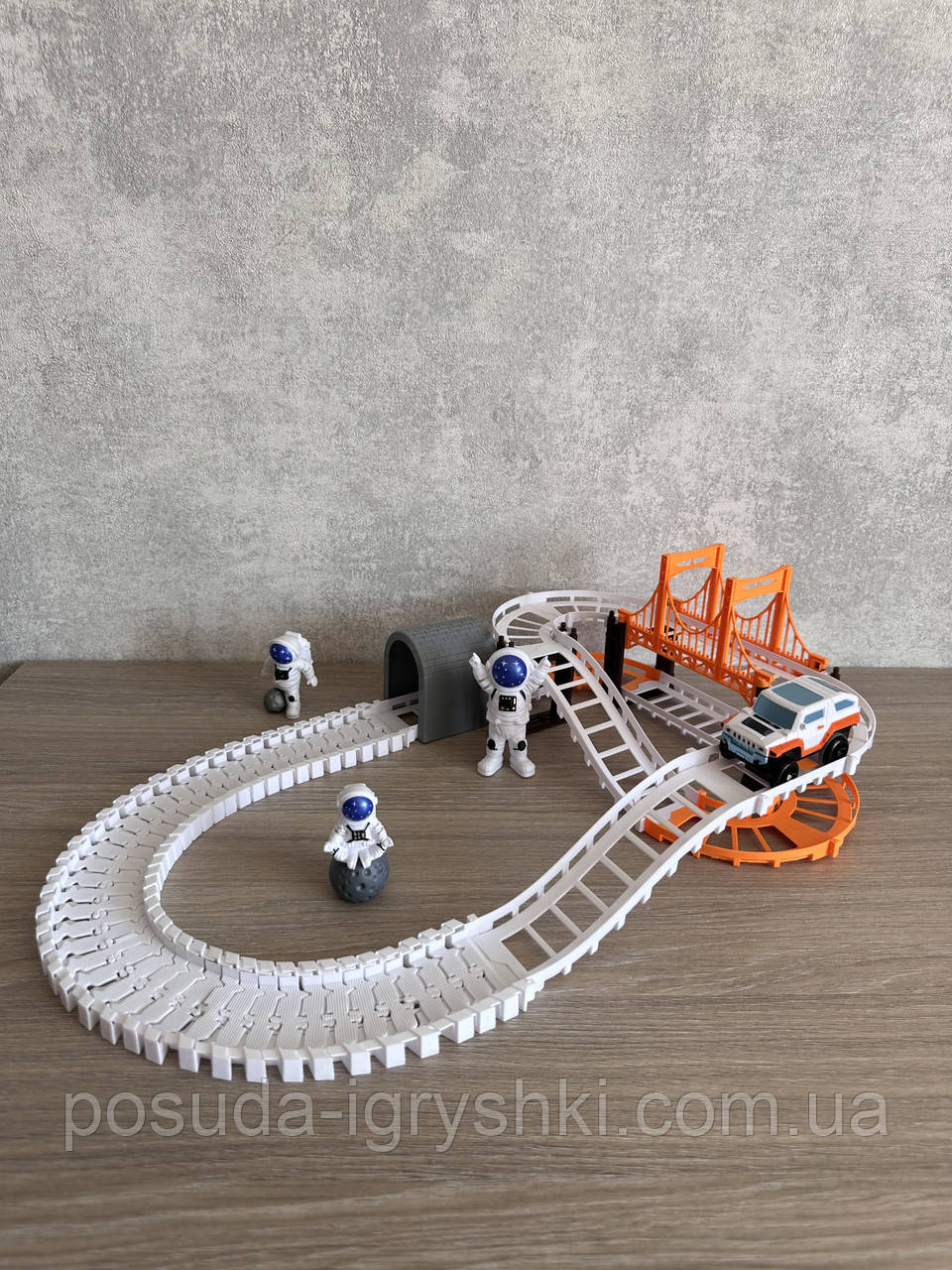 Трек 888-73 космодром, машинка 8см, фігурка 10см, 3шт, на батарейці, коробці, 35,5-25,5-7,5см, фото 1