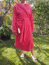Жіночий довгий махровий халат із капюшоном світло-червоний M розмір 46