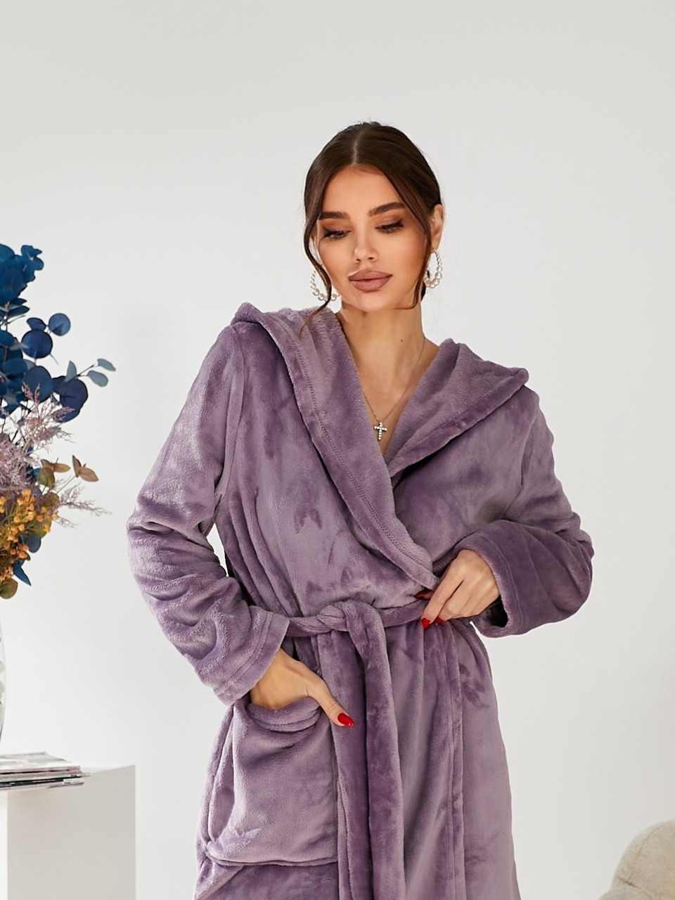 Жіночий махровий халат середньої довжини з капюшоном темно-бузковий (фреза) XL розмір 50