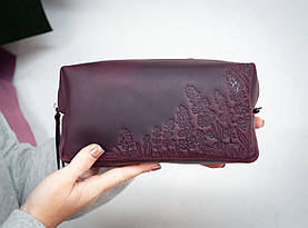 Велика шкіряна косметичка жіноча Бордова з тисненням Лаванда