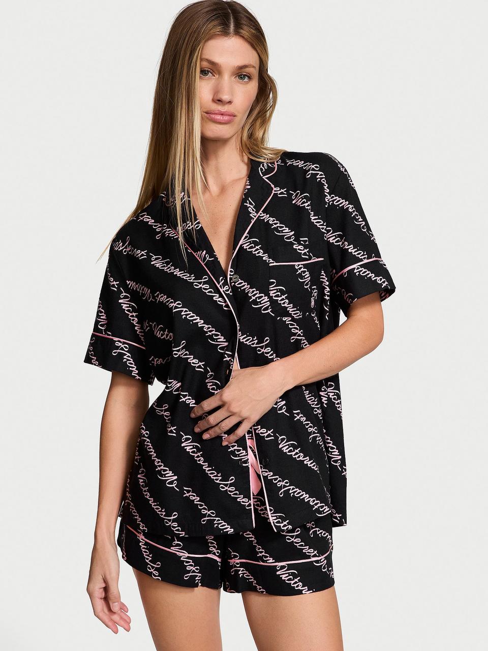 Фланелева піжама з шортами Victoria's Secret Flannel Short Pajama Set, Чорна з написами