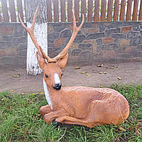 Садова  фігура Олень лежить