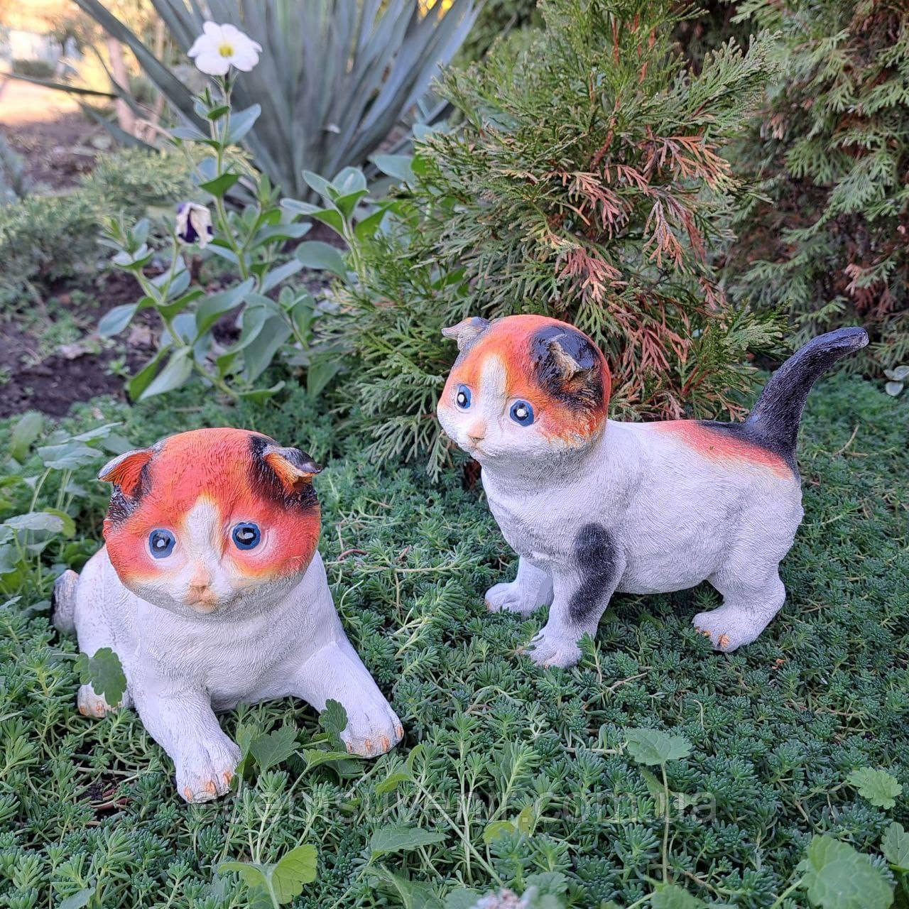 Комплект фігур Кольорові кошенята стоячі та лежачі, фігури садові, фігури для саду, садові статуетки, садові фігури з полістоуну,