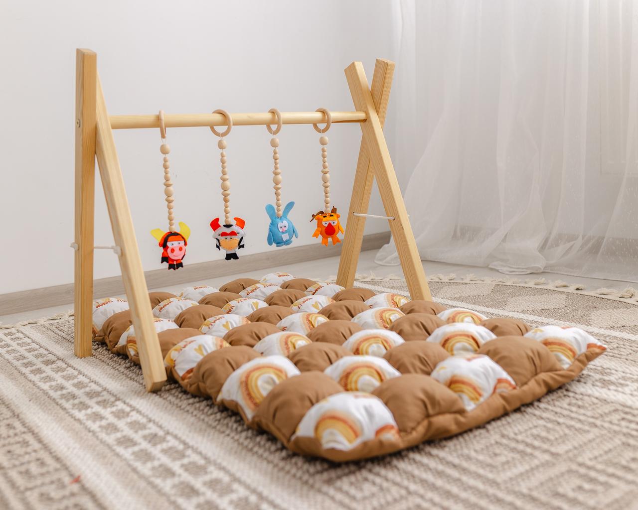 Мобіль дитячий підлоговий Смішні герої з матрациком Rainbow