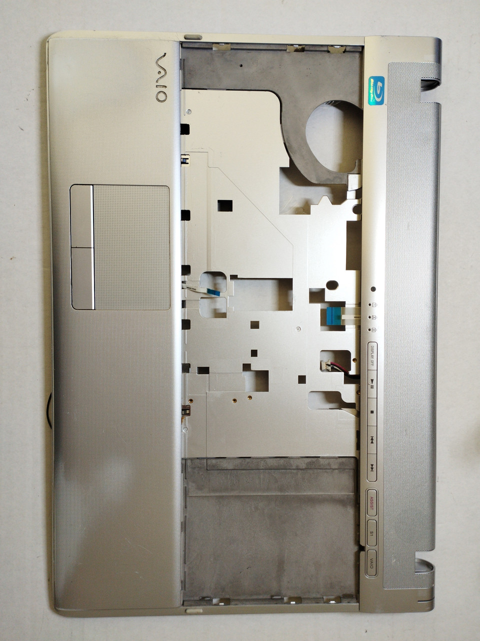 Sony VAIO VPC-F1 VPCF1 VPCF11 VPCF12 VPCF13 PCG-81212M Корпус C (топкейс, середня частина) 012-011B-2676-A б/у