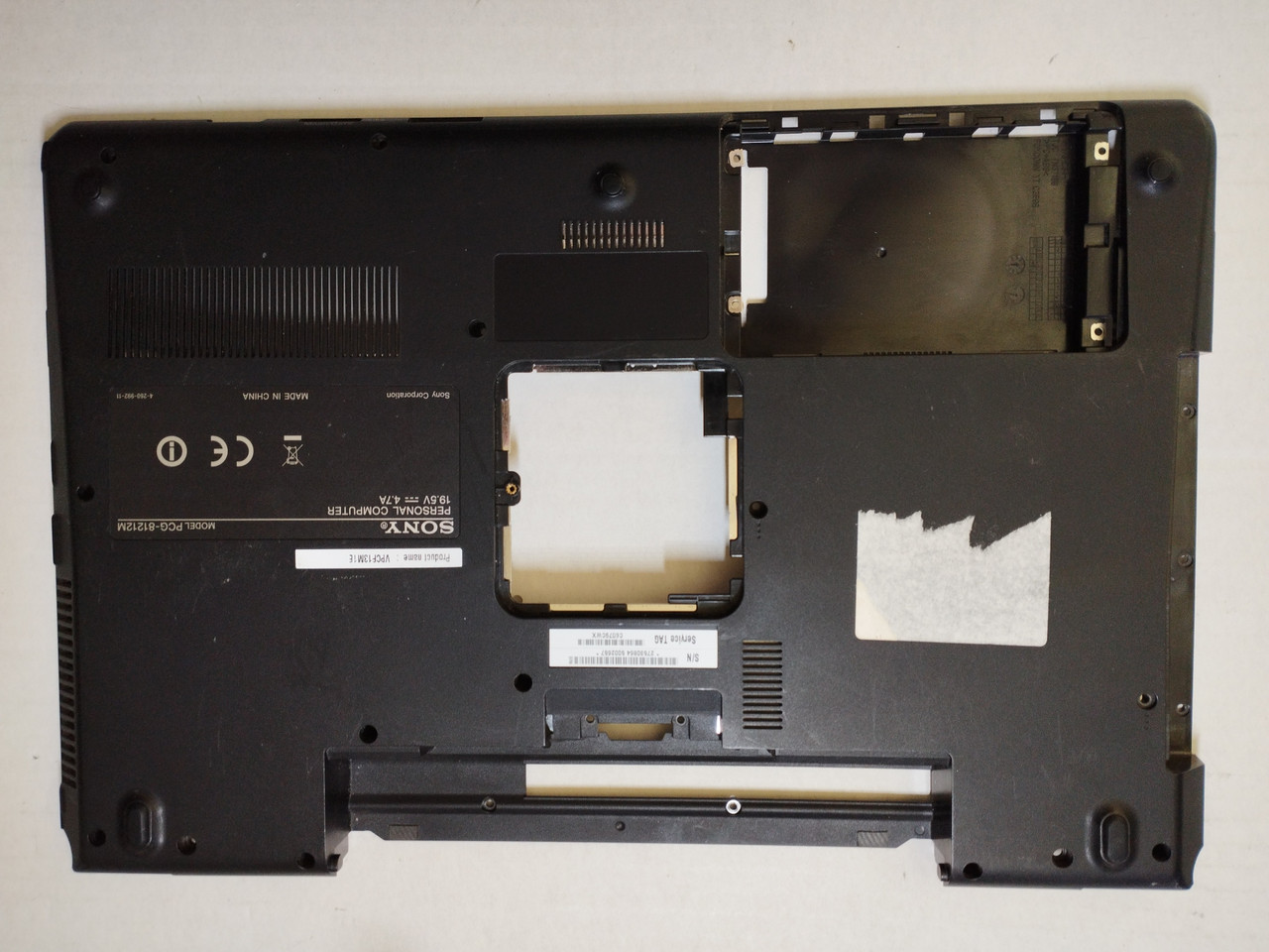 Sony VAIO VPC-F1 VPCF1 VPCF11 VPCF12 VPCF13 PCG-81212M Корпус D (нижня частина корпусу) 012-010A-2653-D б/у