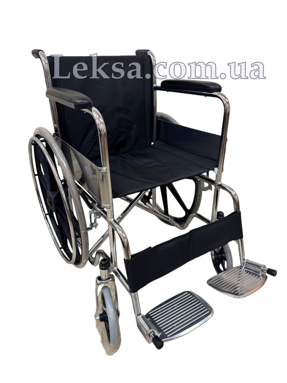 Крісло колісне з ручним приводом FS809B