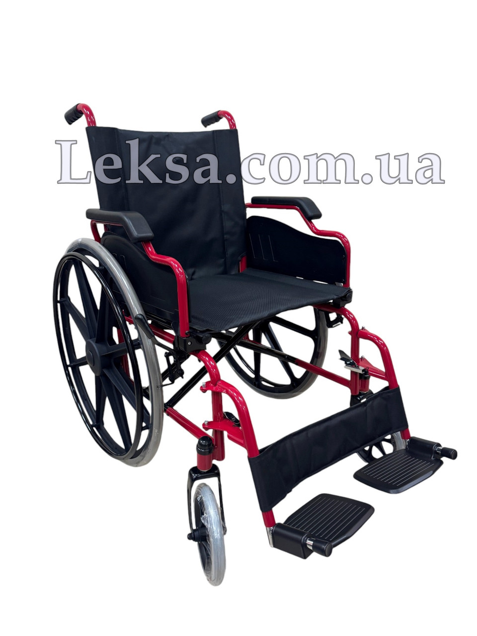 Крісло колісне з ручним приводом FS909B