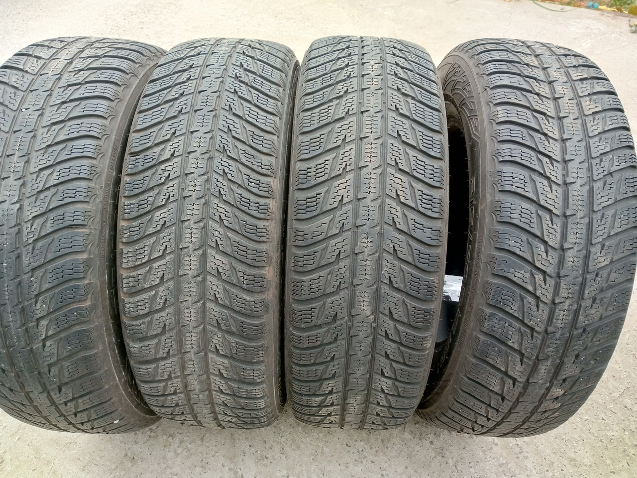 Комплект зимніх шин 215/70/16, Nokian,з Германії без пробігу по Україні