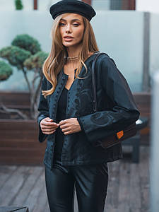 Жіночий стильний жакет з еко-шкіри з розкішною вишивкою гладдю чорний + чорний