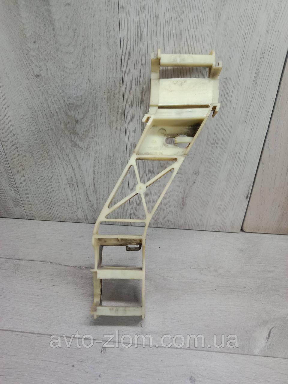 Кронштейн, що направляє заднього бампера Opel Vectra A, Опель Вектра А. Правий. 90228859., фото 1