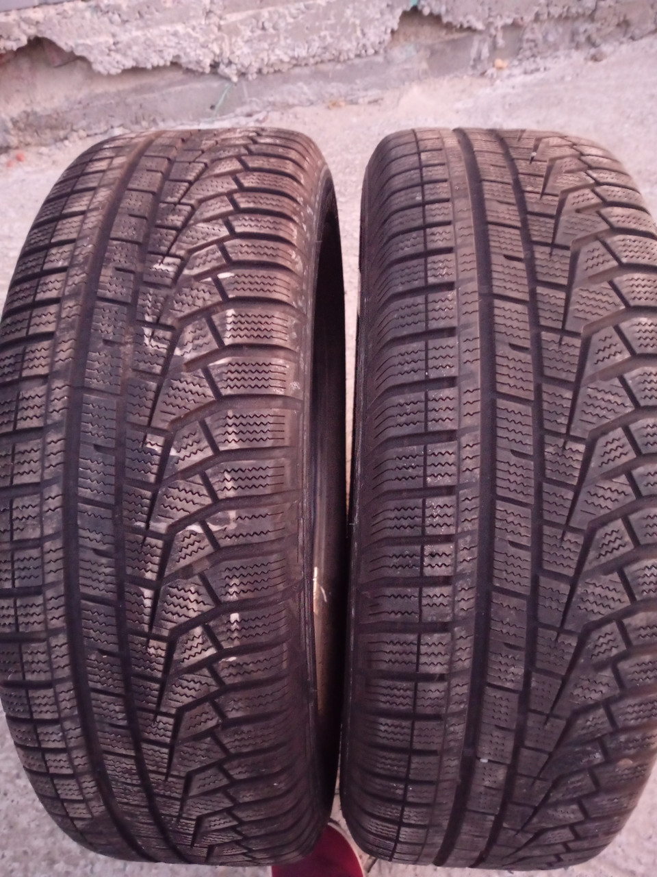 Пара зимових шин 215/65/17, Hankook Winter icept,23року,з Германії без пробігу по Україні