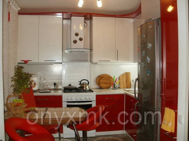 Кухня червона з білим 6,8 м. кв., фото 1
