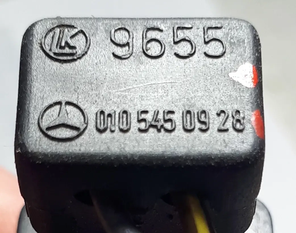 Датчик температури повітря 0105450928 Мерседес 124 Mercedes Benz W124