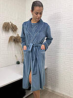 Жіночий велюровий халат з шалевим комірцем на запах у кольорі морська хвиля
