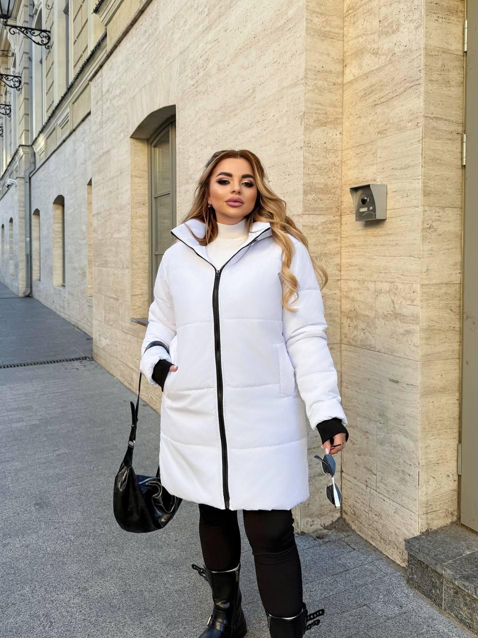 Тепла осіння жіноча подовжена стьобана куртка зі зйомним капюшоном, батал великі розміри, фото 1