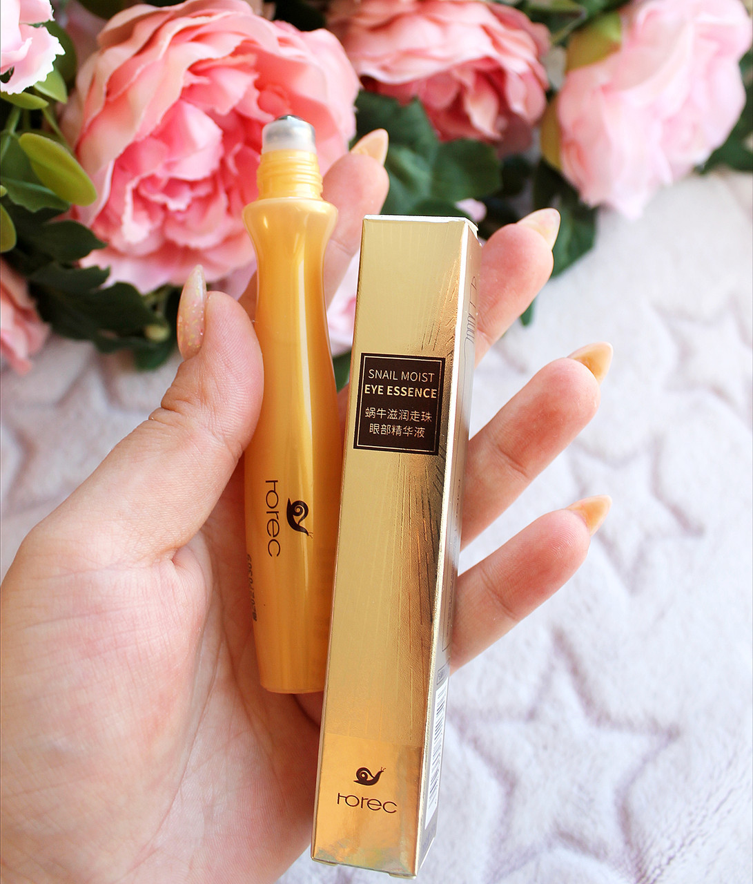 Ролер сироватка для шкіри навколо очей із муцином равлика Rorec Snail Moist Eye Essence