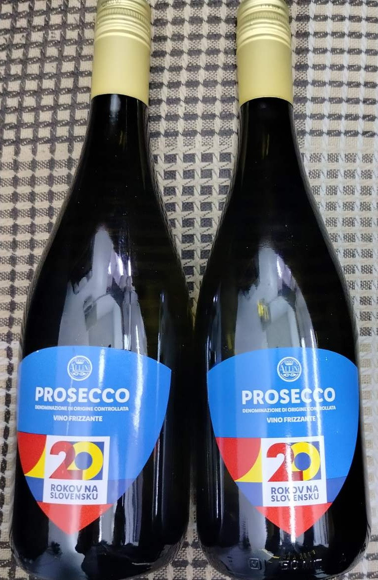 Вино Біле Просікко Allini Prosecco Vino Frizzante 20 Rokiv na Slovensku 750 мл Італія, фото 1