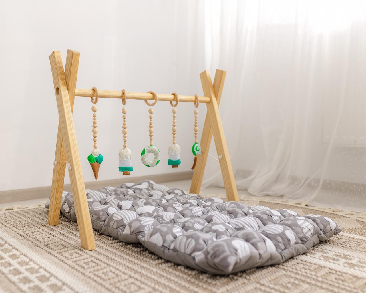 Мобіль дитячий підлоговий Ласунка з матрациком Love me